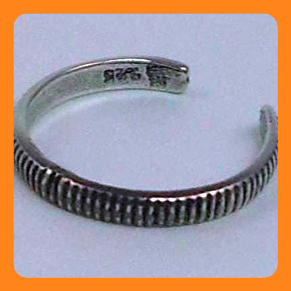 Sterling Silver 925 Coin Edge Toe Ring 2mm Adjustable Thailand NOS Vintage 1990s